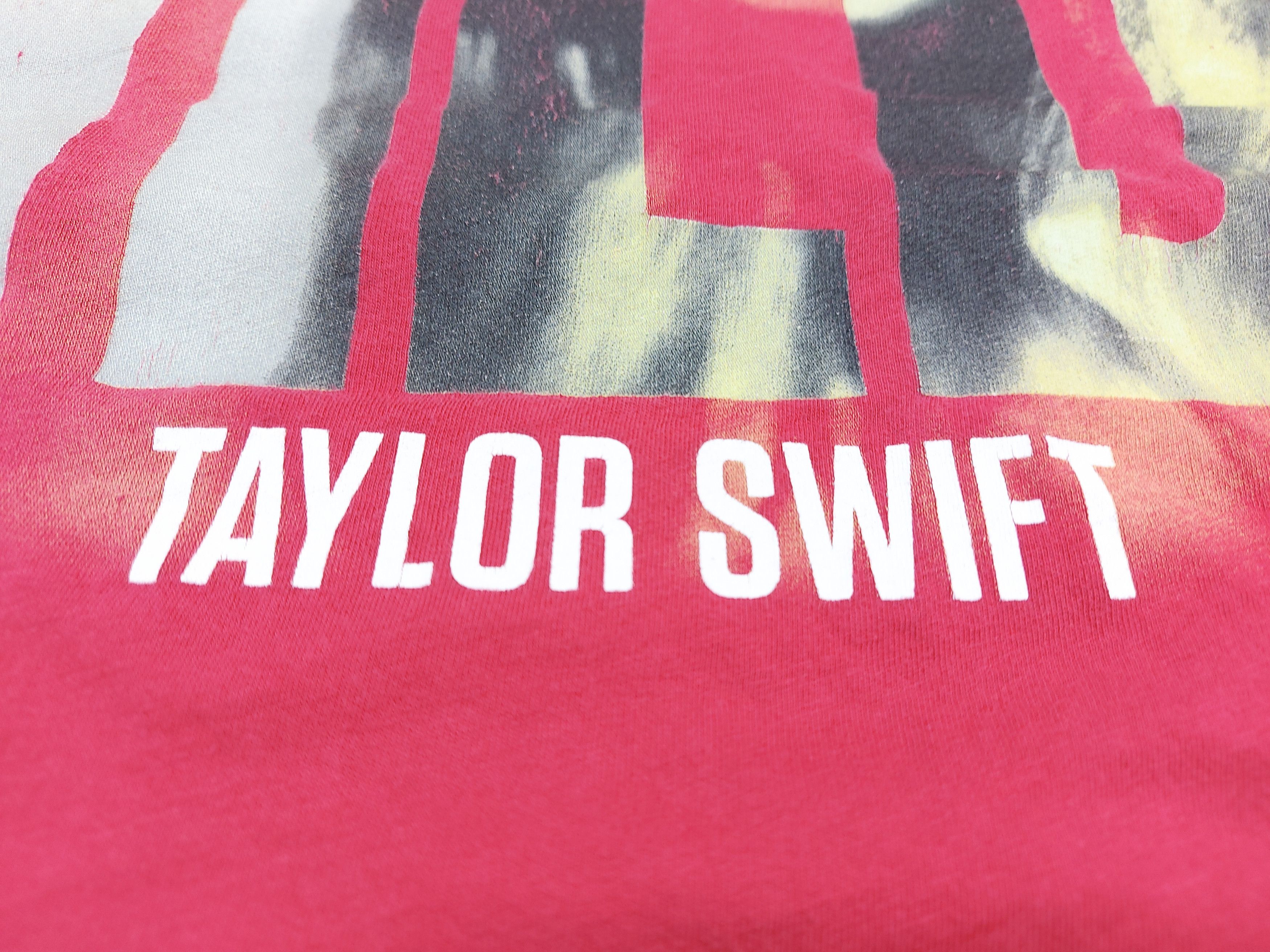 Band Tees Authentic Taylor Swift 2012 Red Album Promo Merch TEE Size US XL / EU 56 / 4 - 6 Thumbnail
