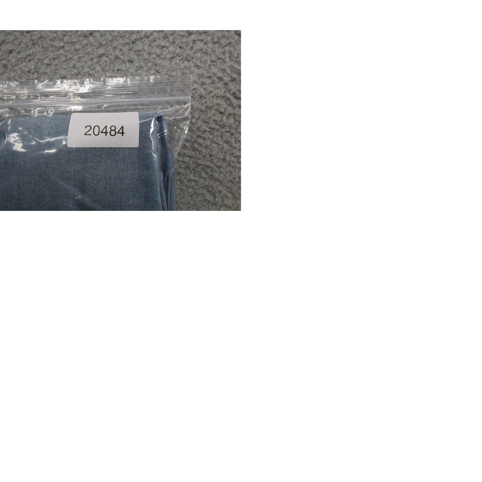 Vintage VIGOSS Marley Capri Jeans Women Plus 18 Stretch Denim Blue Raw Hem Tapered Capri 18 Womens Size 40" / US 18 - 10 Thumbnail