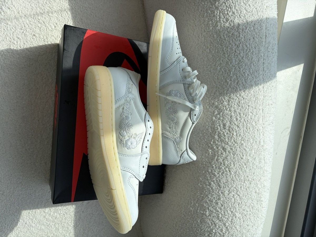 Nike Aur Jordan 1 Retro Low OG Coconut Milk Size US 9 / EU 42 - 4 Thumbnail