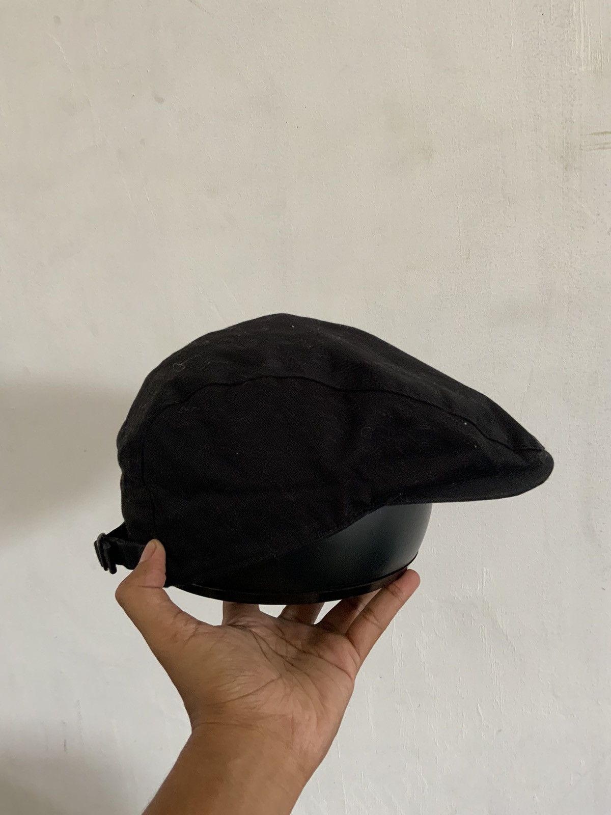 Beretta Black Uniqlo Flat Baretta Hat Size ONE SIZE - 4 Thumbnail