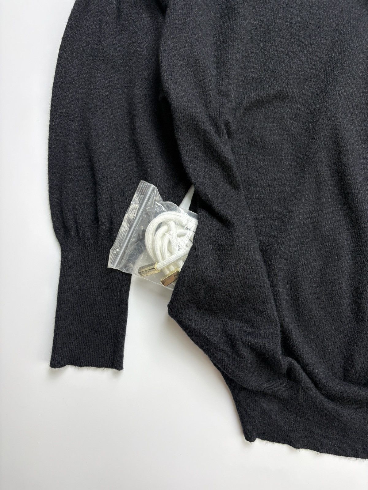 Alexander McQueen Archive Alexander Mcqueen Cashmere Off Shoulder Knitwear Size S / US 4 / IT 40 - 5 Thumbnail