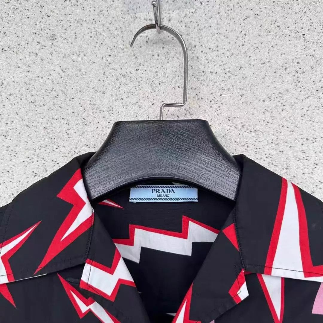 Prada Prada Heart Print Shirt Women's Size 38 Size XS / US 0-2 / IT 36-38 - 2 Thumbnail