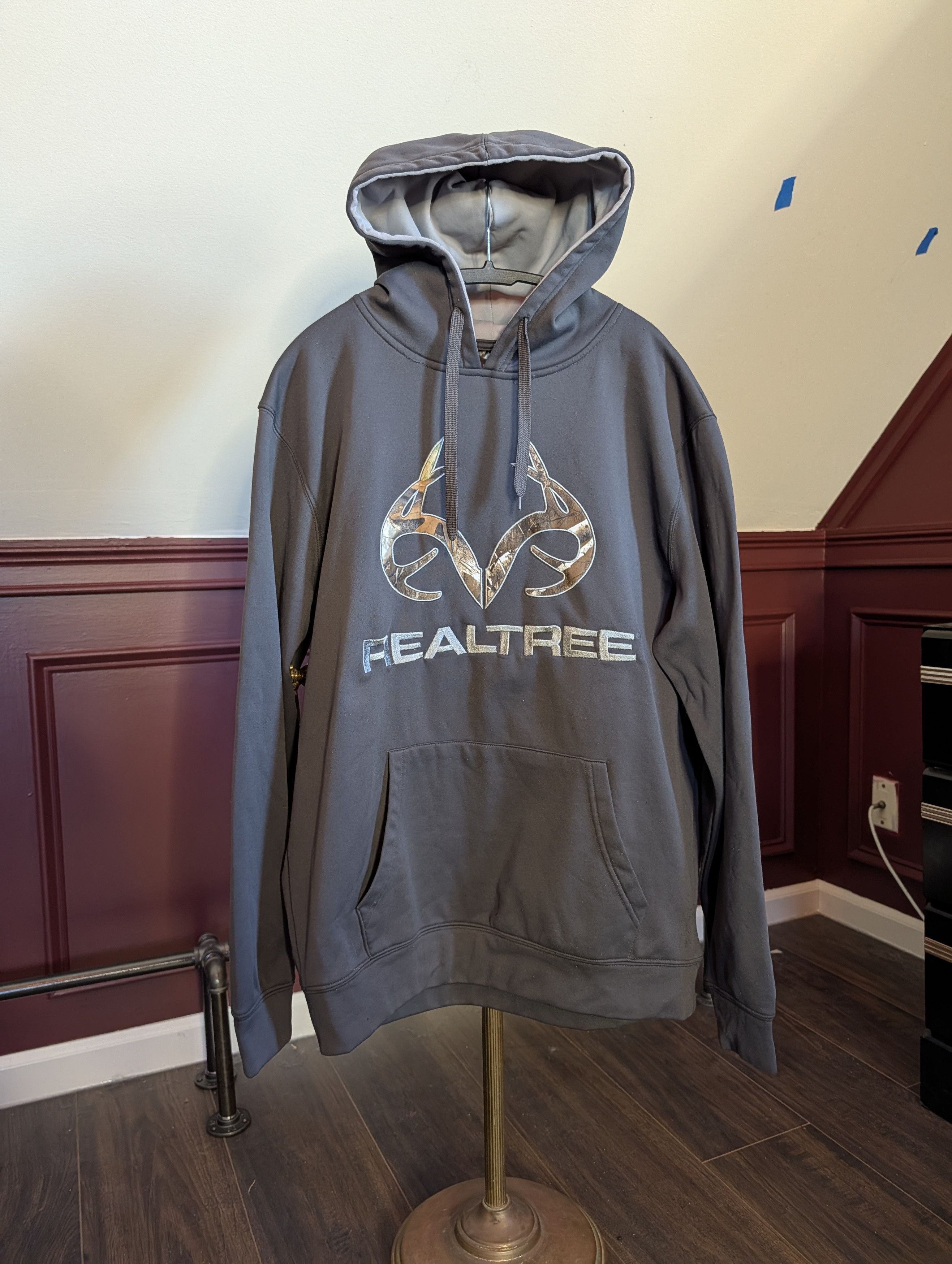 Realtree Embroidered camo logo gray pullover fleece hoodie Size US L / EU 52-54 / 3 - 1 Thumbnail