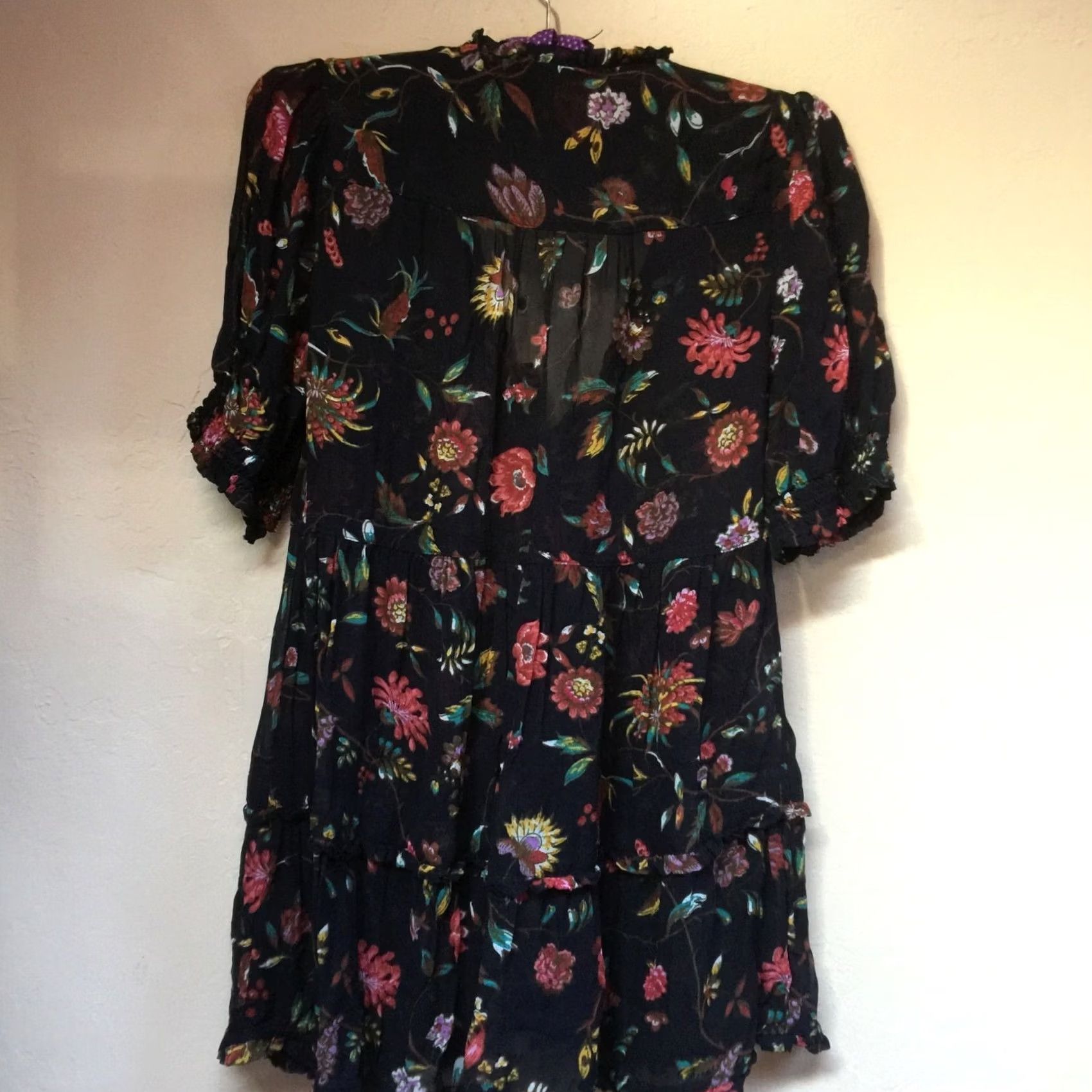 Anthropologie Anthropologie Womens V-Neck Floral Ruffle Tiered Tunic Top Puff Sleeve Sz Small Size S / US 4 / IT 40 - 3 Thumbnail