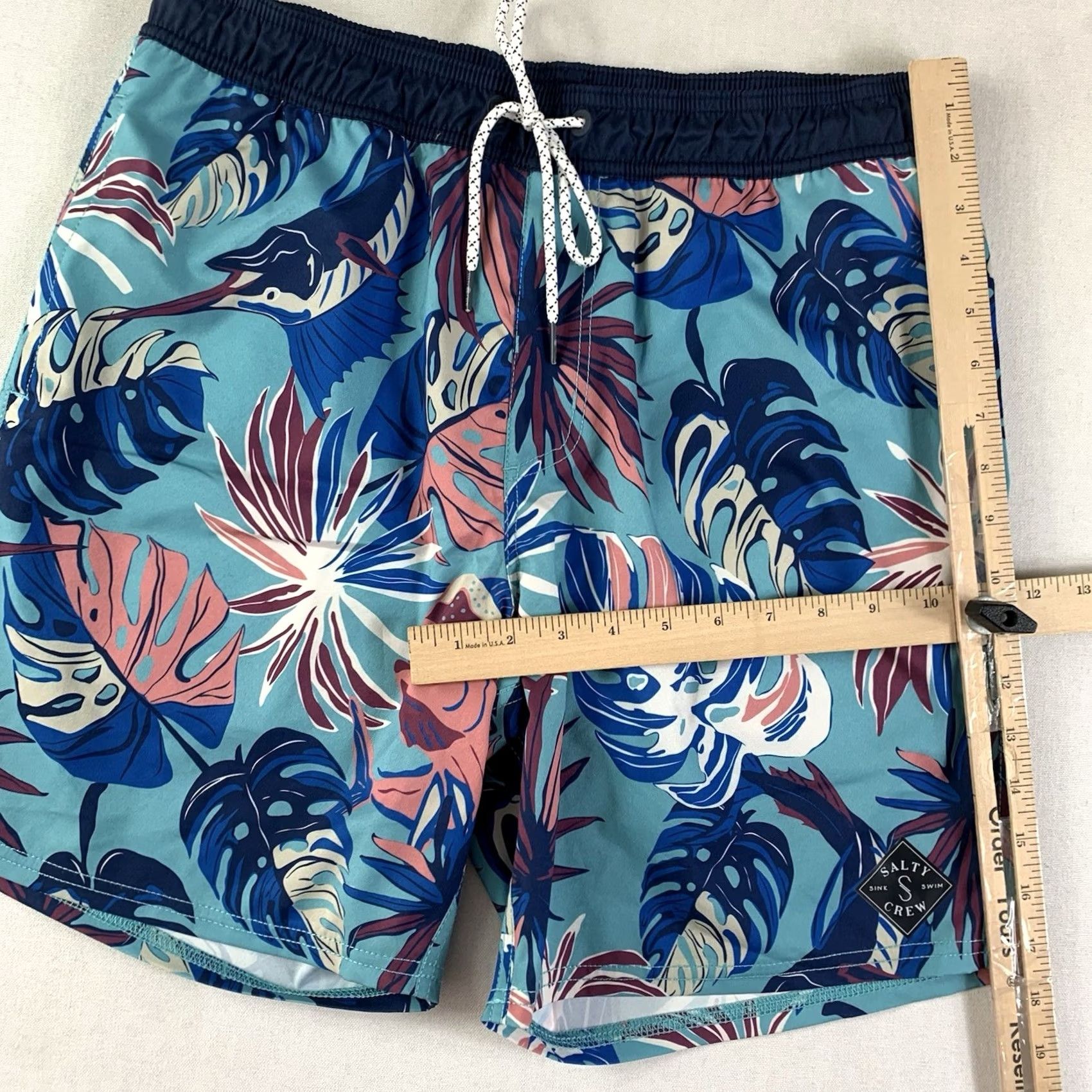 Vintage Salty Crew Swim Trunks Shorts Mens Medium Blue Pink Sailfish Mahi Elastic Waist Beach Fishing Athletic Tropical Size US 31 - 3 Thumbnail