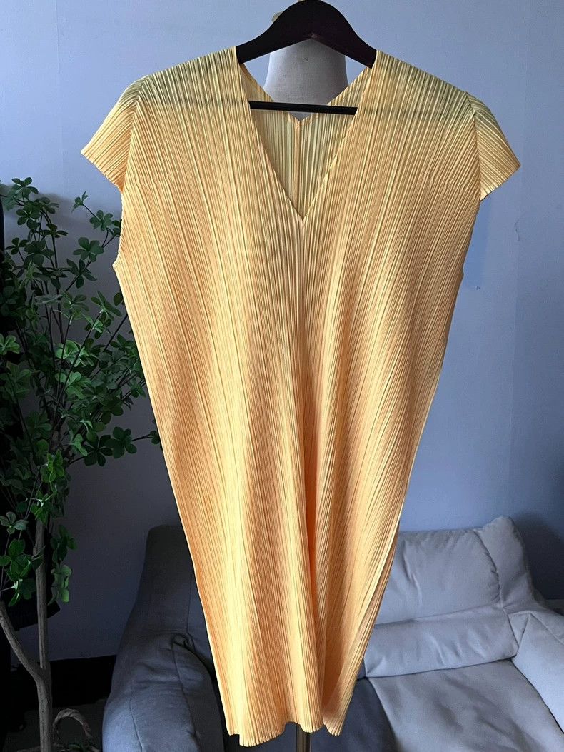 Issey Miyake issey miyake size:one size Yellow dress Size XS / US 0-2 / IT 36-38 - 2 Thumbnail