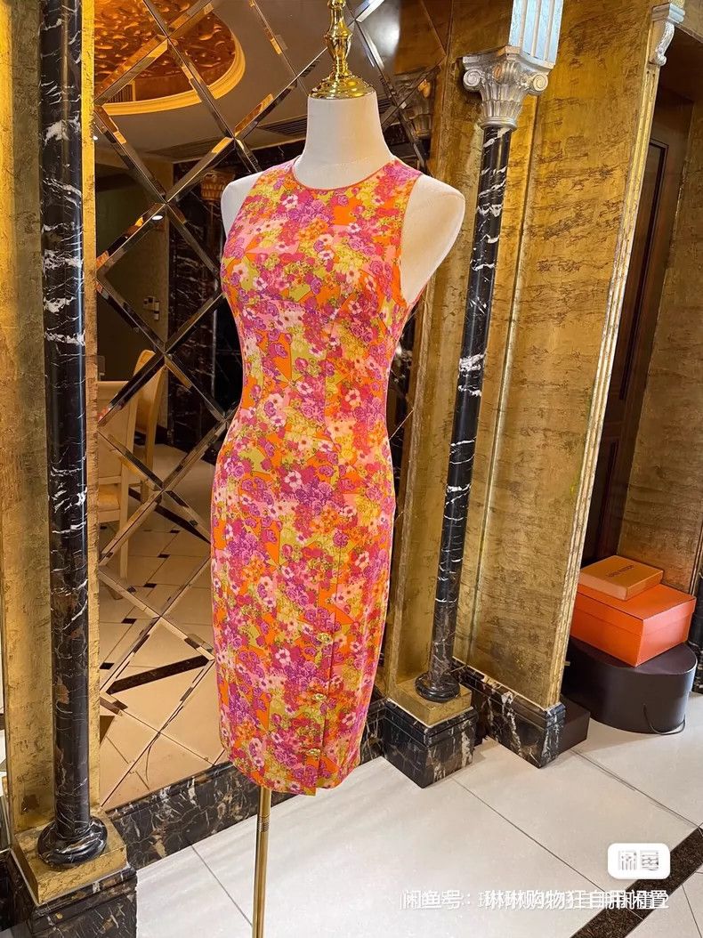 Versace Versace Three-dimensional slim dress Size M / US 6-8 / IT 42-44 - 4 Thumbnail