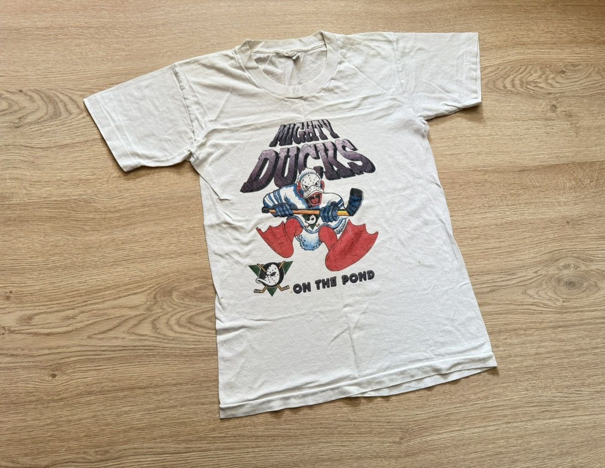 NFL Vintage 90s Screen Stars NFL The Mighty Ducks Hockey T-Shirt Size S / US 4 / IT 40 - 1 Thumbnail