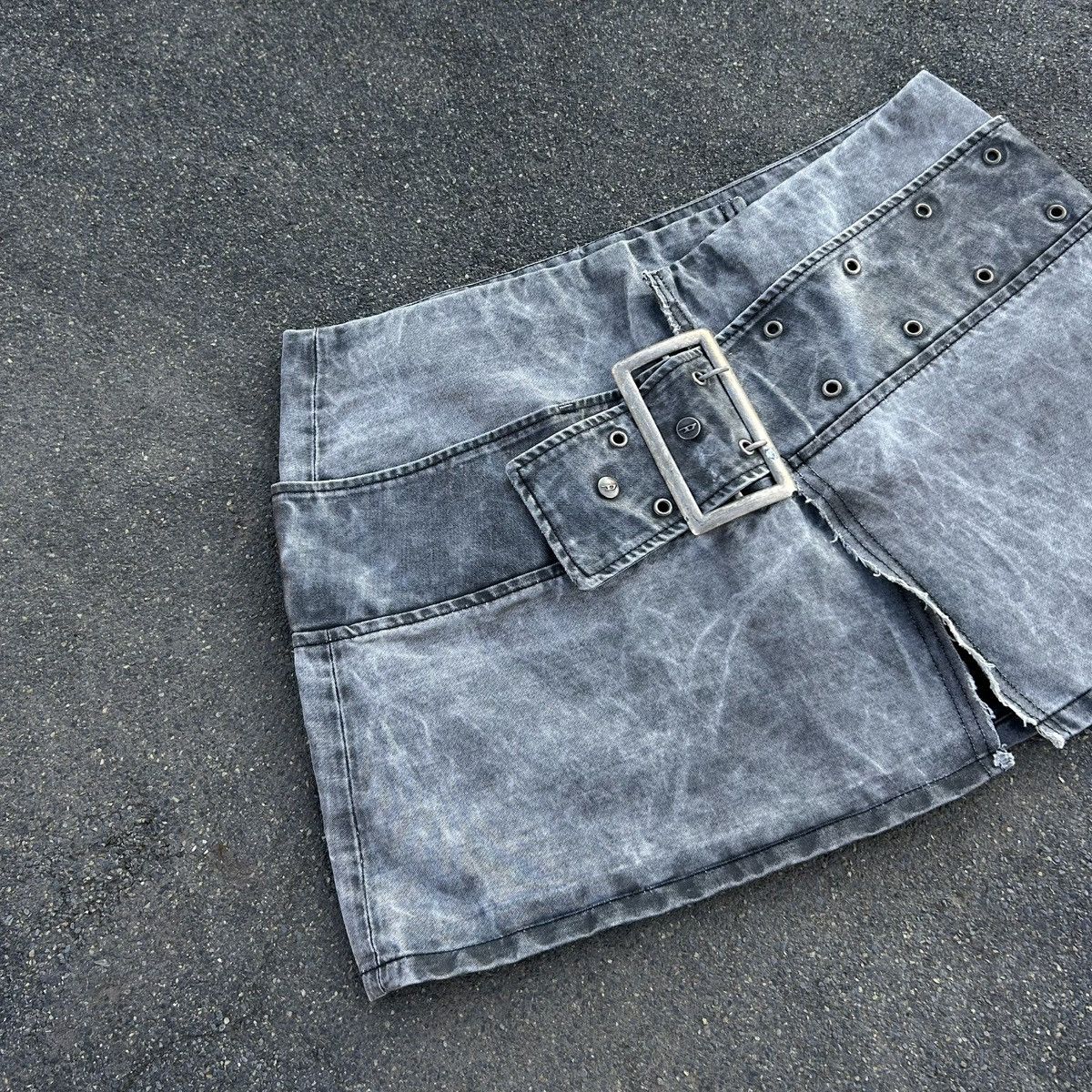 Diesel Vintage Diesel Belted Y2k Mini Skirt Size 30" / US 8 / IT 44 - 3 Thumbnail