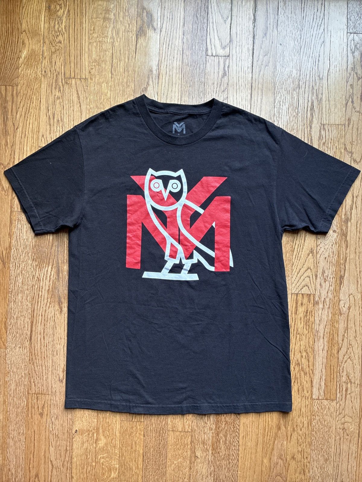 Drake × Lil Wayne × October's Very Own Drake OVO x Lil Wayne x Young Money Tour Tee Sz L Size US L / EU 52-54 / 3 - 1 Thumbnail