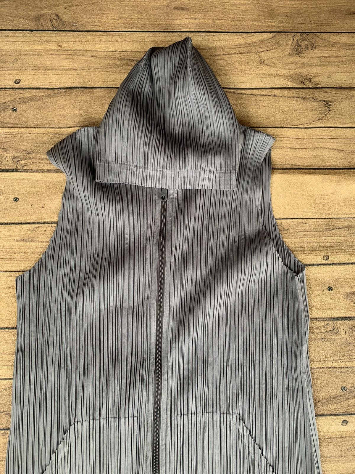 Pleats Please Issey Miyake Pleats please issey miyake vest hoodie Size XL / US 12-14 / IT 48-50 - 2 Thumbnail