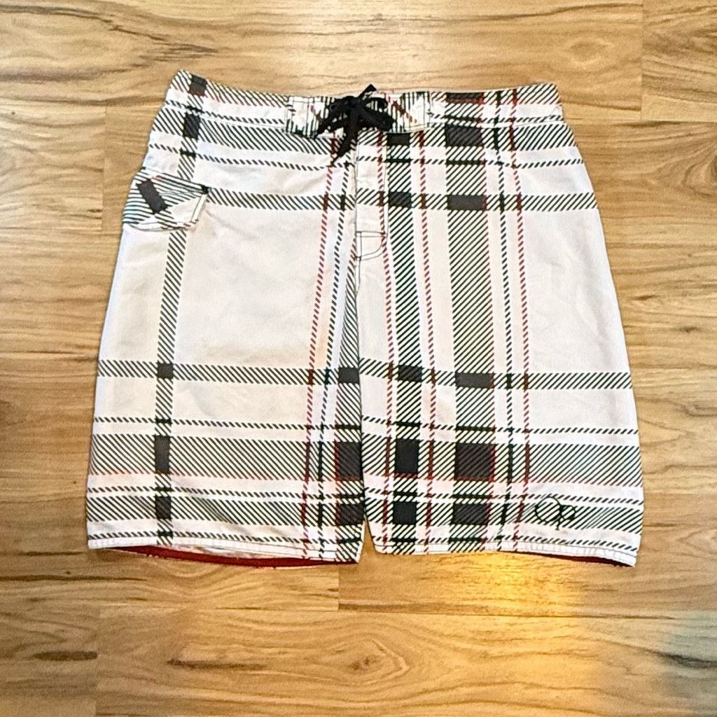 Mountain Equipment Company OP Men’s 38 Plaid Board Shorts White Black Red Size US 26 / EU 42 - 1 Thumbnail