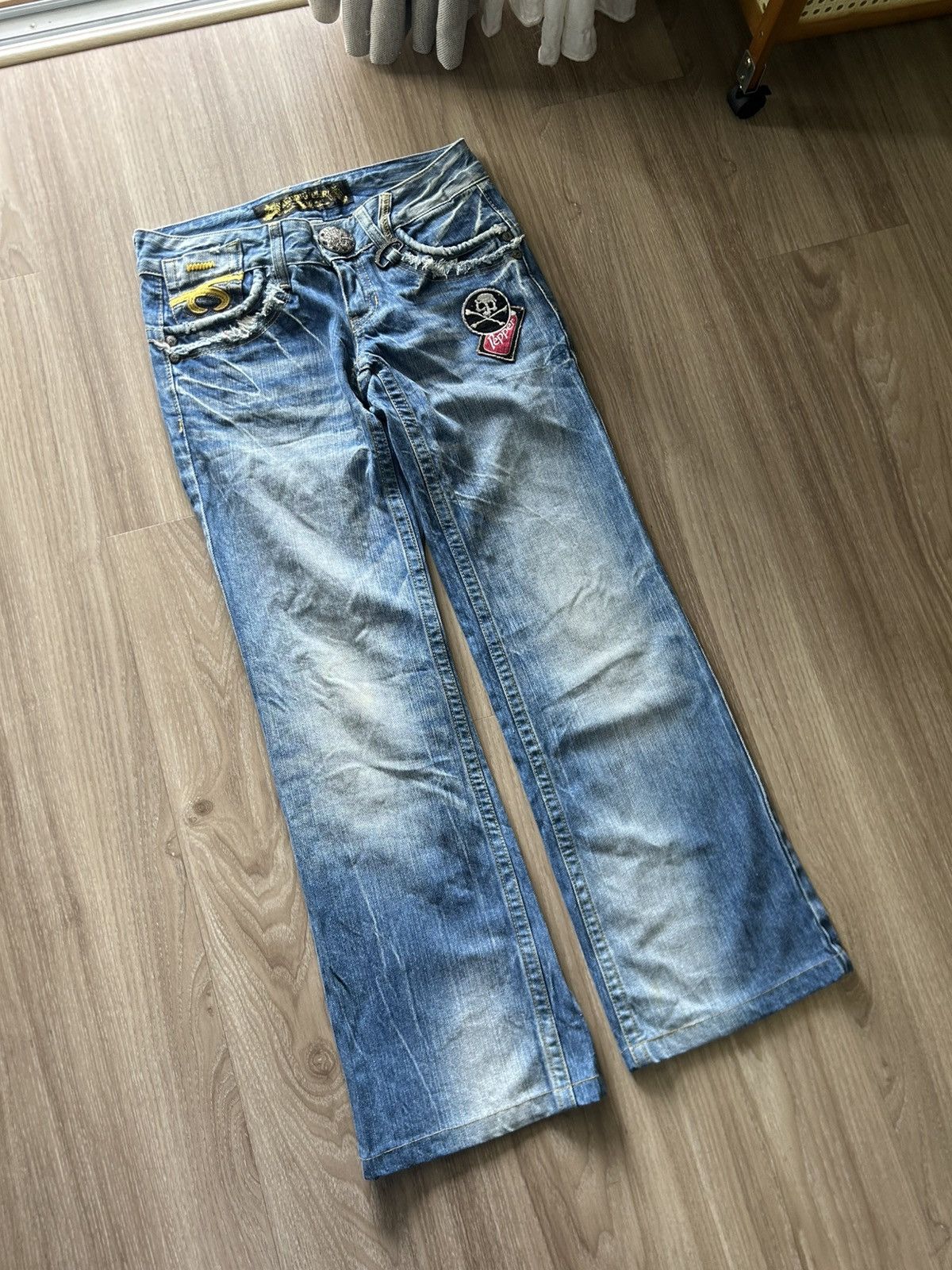 Japanese Brand Red Pepper Jeans Embroidered Skull Patch Distres Denim Flare Size US 29 - 3 Thumbnail