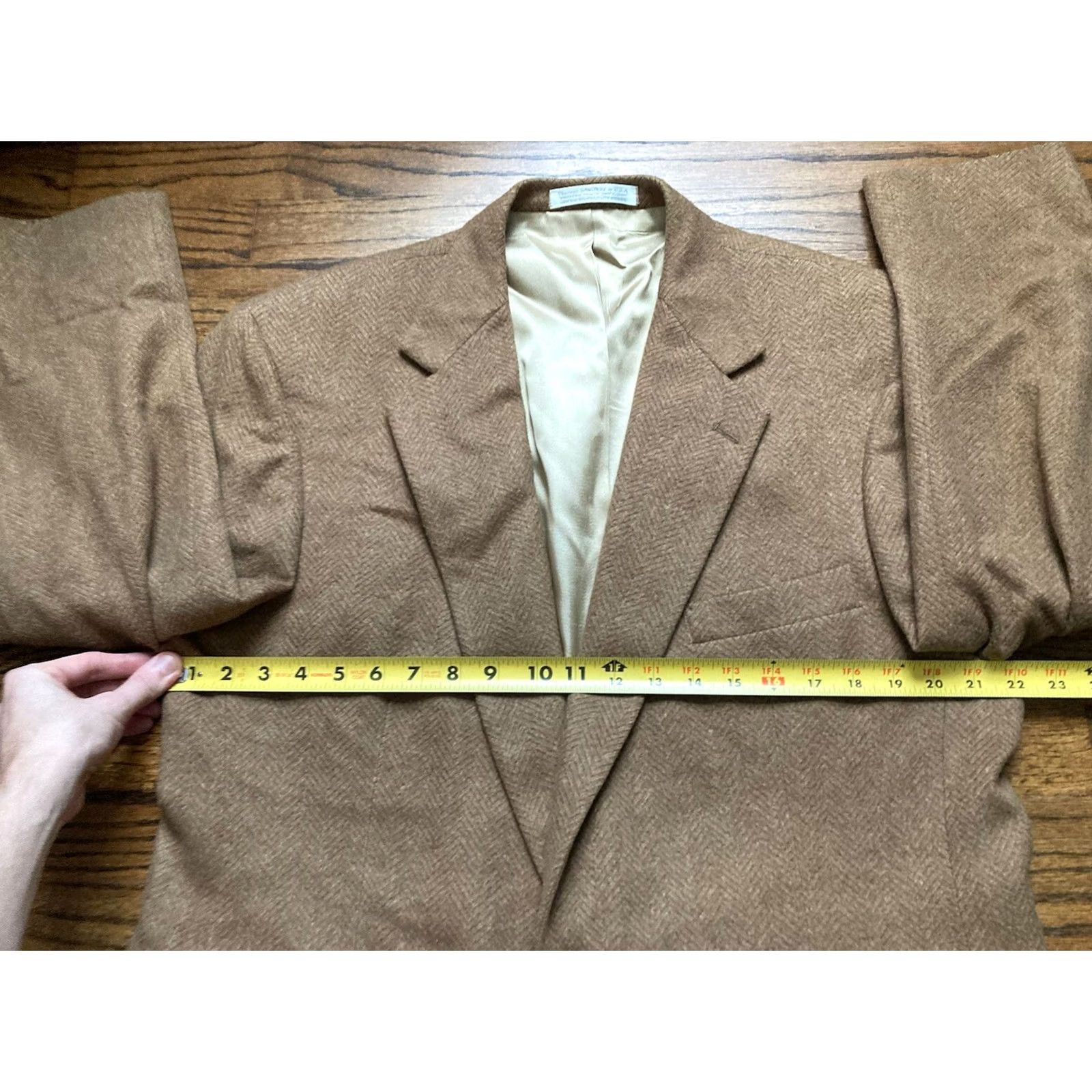 Camel Harwell’s Camel Hair Blazer Mens 44R Two Button Beige Jacket Herringbone Sport Coat Notch Lapel Regular Size: 44 Beige Camel Size 44R - 6 Thumbnail