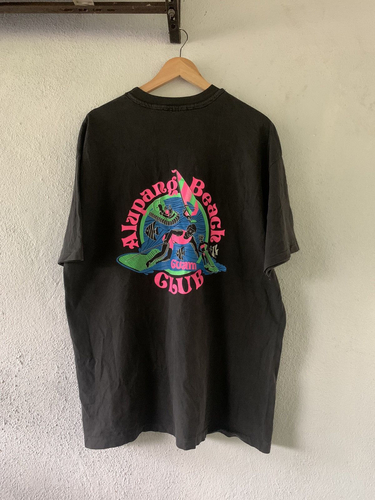 Vintage Vintage Alupang Beach Club Tee Size US XL / EU 56 / 4 - 2 Thumbnail