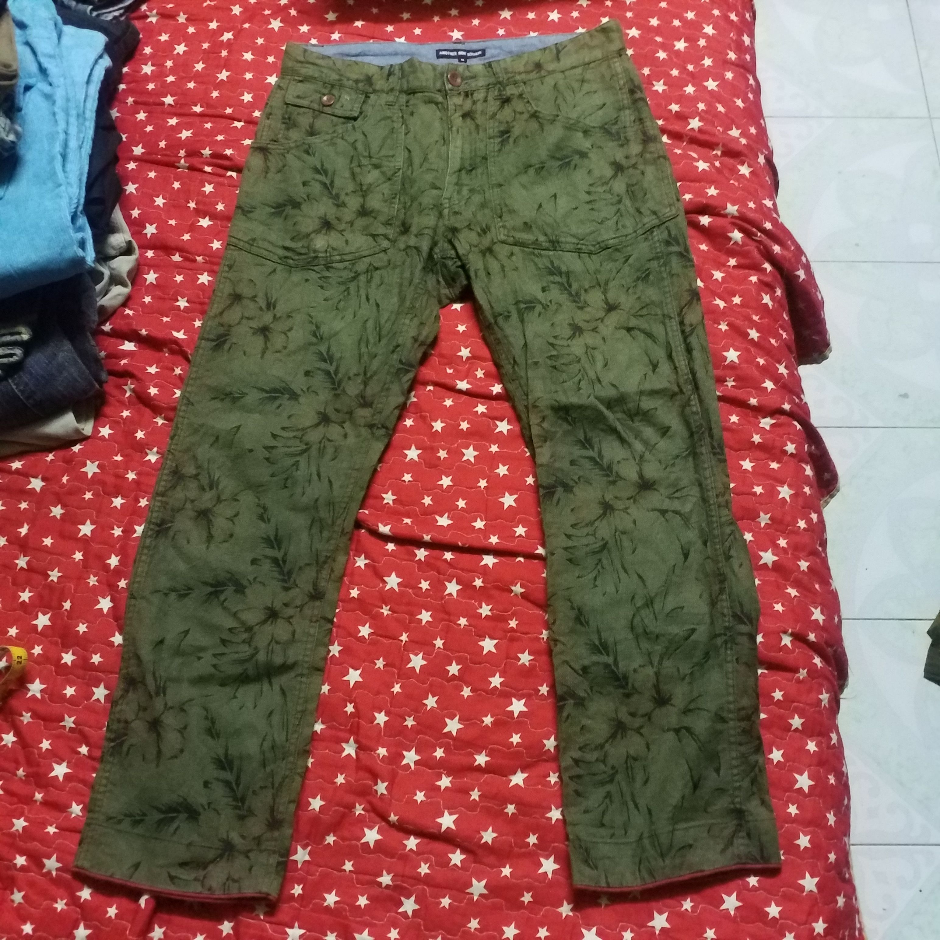 Japanese Brand hawaii pant with flower ovp overprint Size 32" / US 10 / IT 46 - 1 Thumbnail