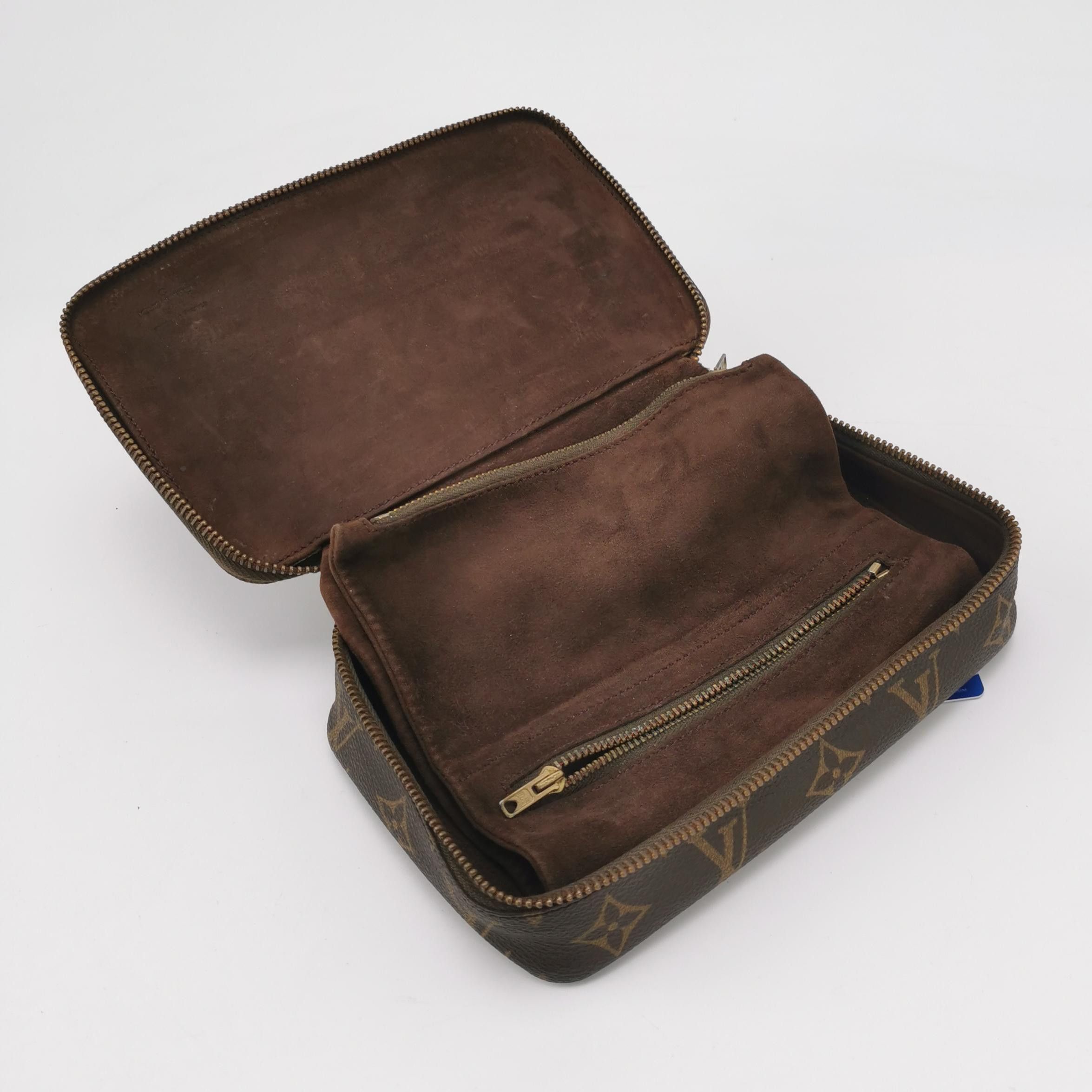 Louis Vuitton Louis Vuitton (LV) vintage jewelry box with monogram zipper Size ONE SIZE - 5 Thumbnail