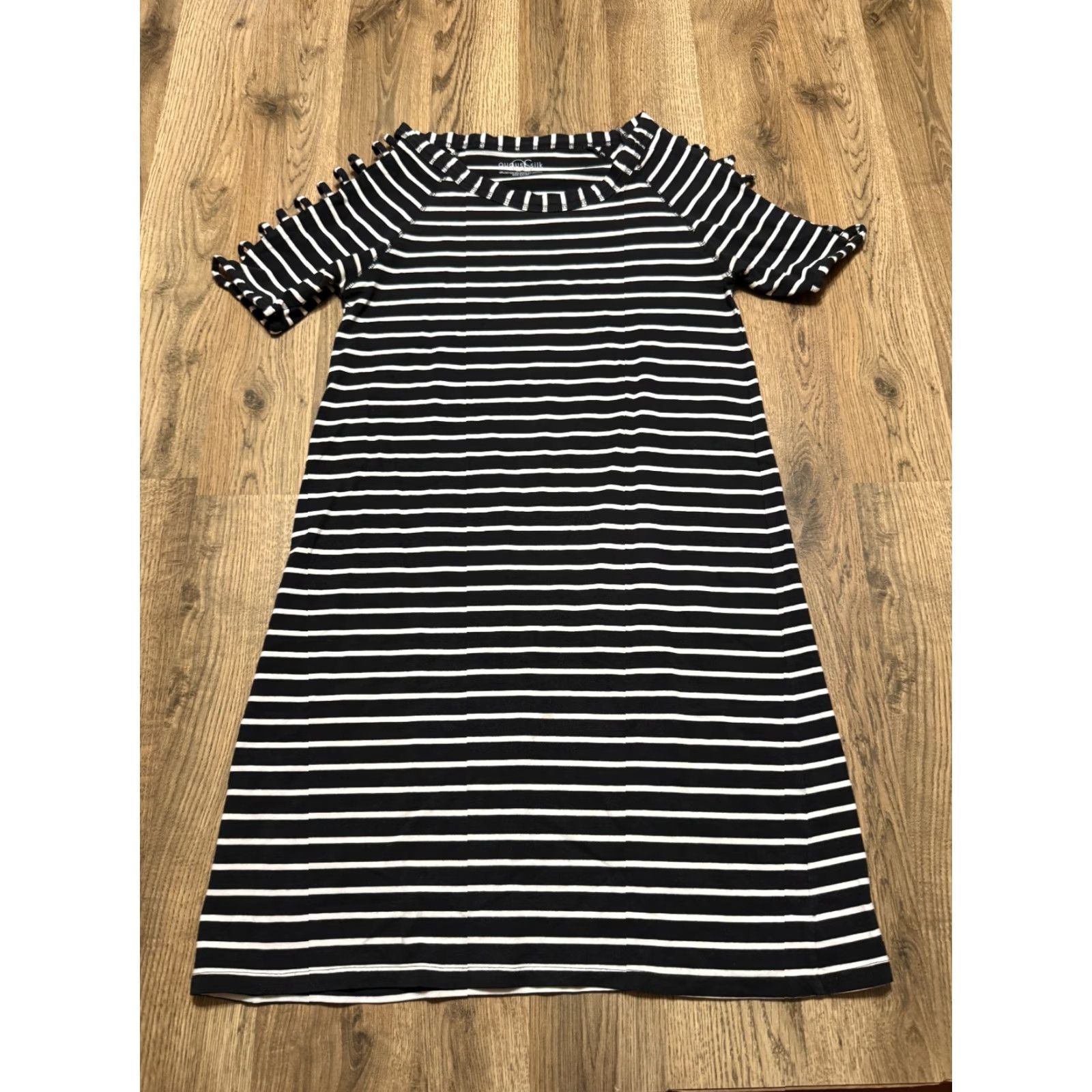 Vintage August Silk Dress, Women's Small, White Black Striped Short Sleeve Shift Dress, Dress, S, Black, Silk, Shift, Casual, Spring Summer Fall, Womens Size 28" / US 6 / IT 42 - 2 Thumbnail