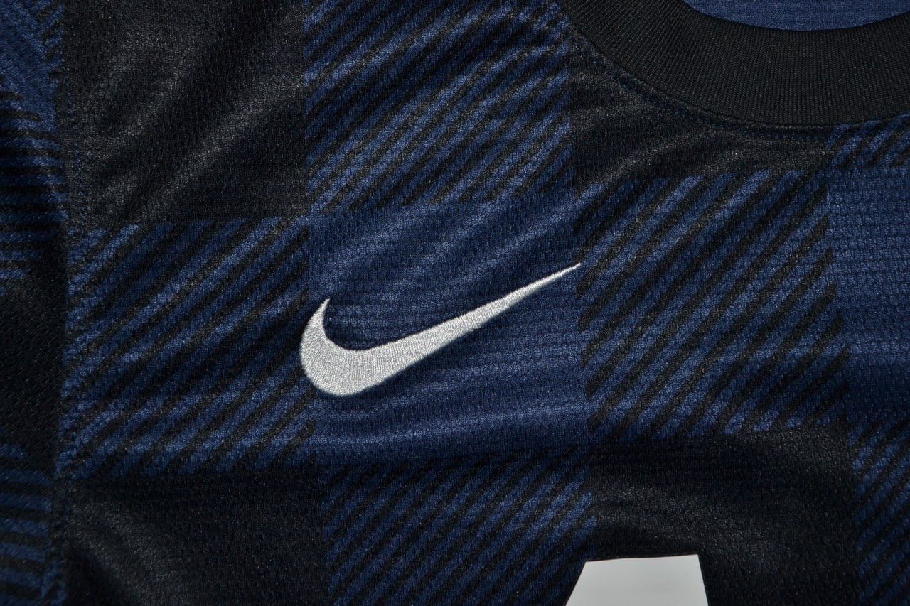 Nike MANCHESTER UNITED AWAY SHIRT FOOTBALL SOCCER NIKE SIZE S Size US S / EU 44-46 / 1 - 4 Thumbnail