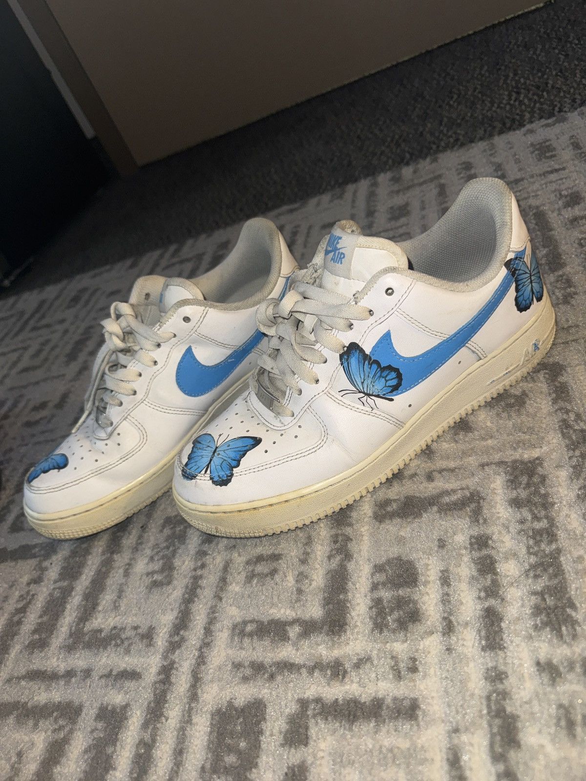 Nike Air Force One Custom “Butterflies” Size US 8 / EU 41 - 2 Thumbnail