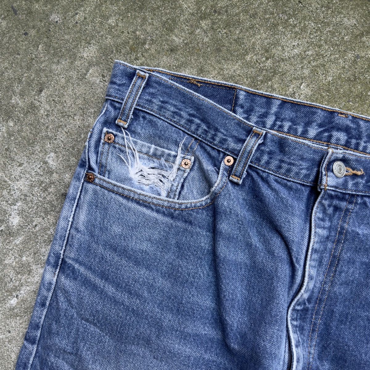 Levi's VINTAGE 90s LEVI'S 517 BOOT CUT FADED DENIM JEANS Size US 38 / EU 54 - 9 Thumbnail