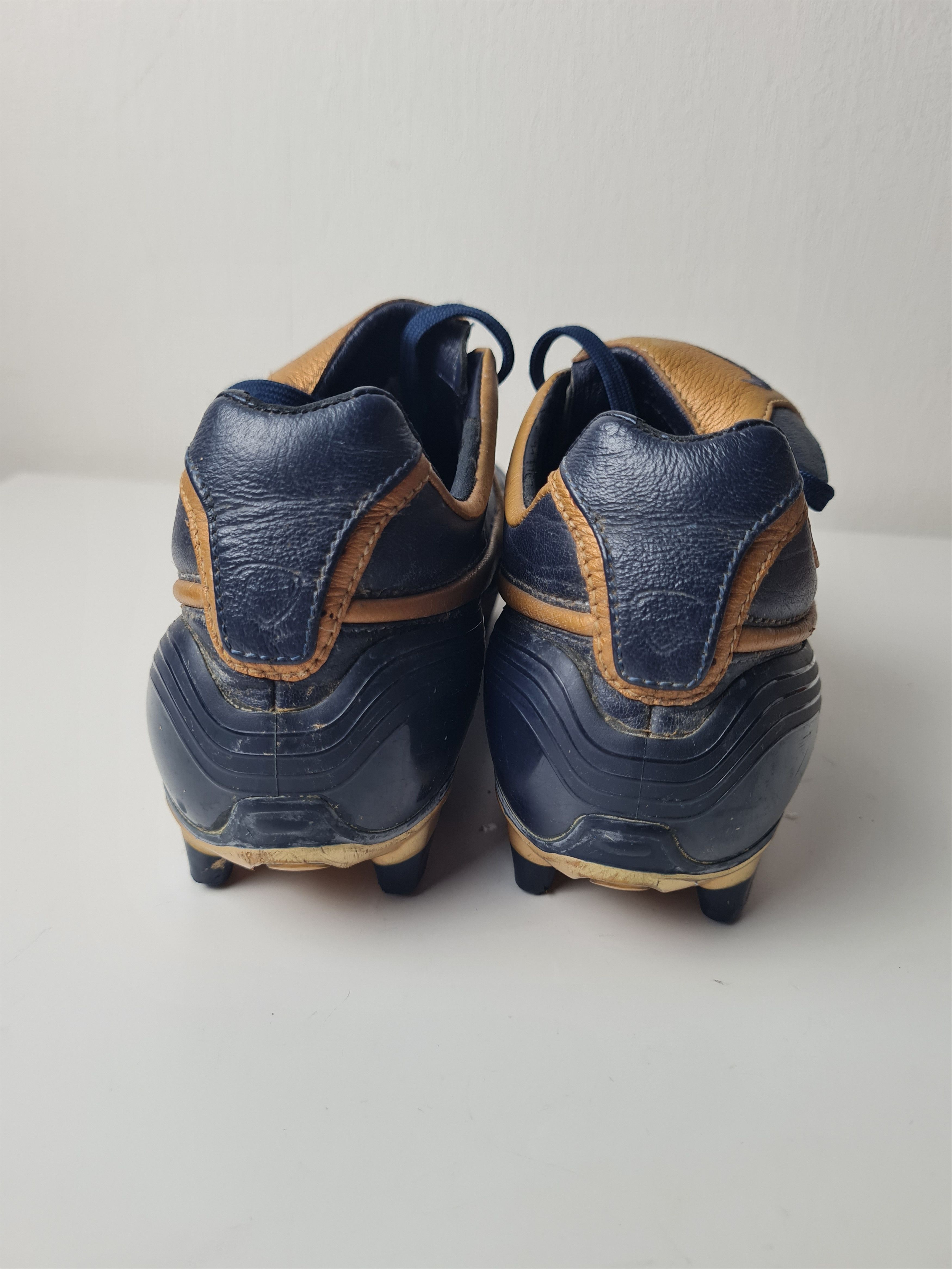 Nike Football Cleats NIKE TIEMPO R10 RONALDINHO Total90 SOCCER Size US 8 / EU 41 - 6 Thumbnail