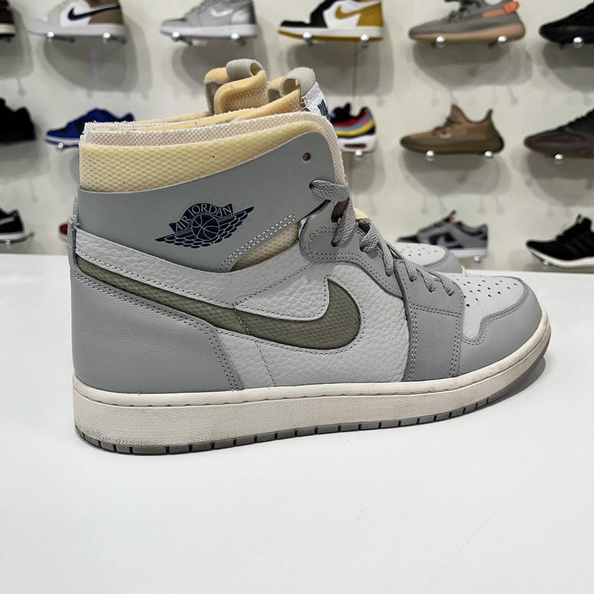 Nike Air Jordan 1 High Zoom Air CMFT London Size US 12 / EU 45 - 6 Thumbnail
