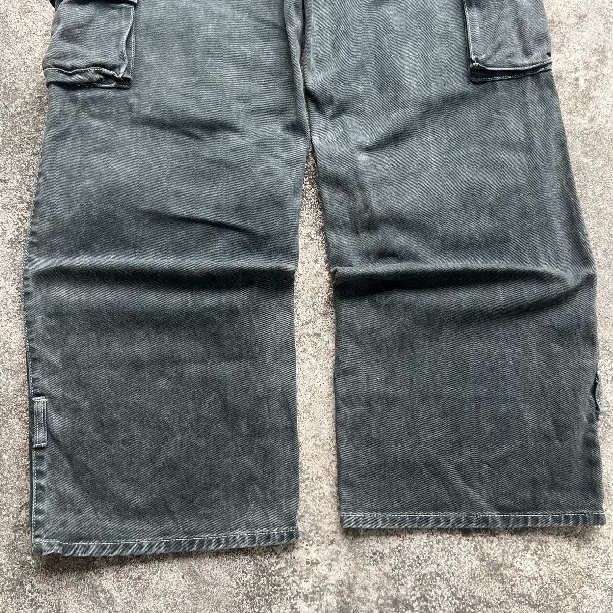 Fashion Nova “y2k style” FASHION NOVA BAGGY CARGO PANTS TECHWEAR STYLE Size US 34 / EU 50 - 17 Thumbnail