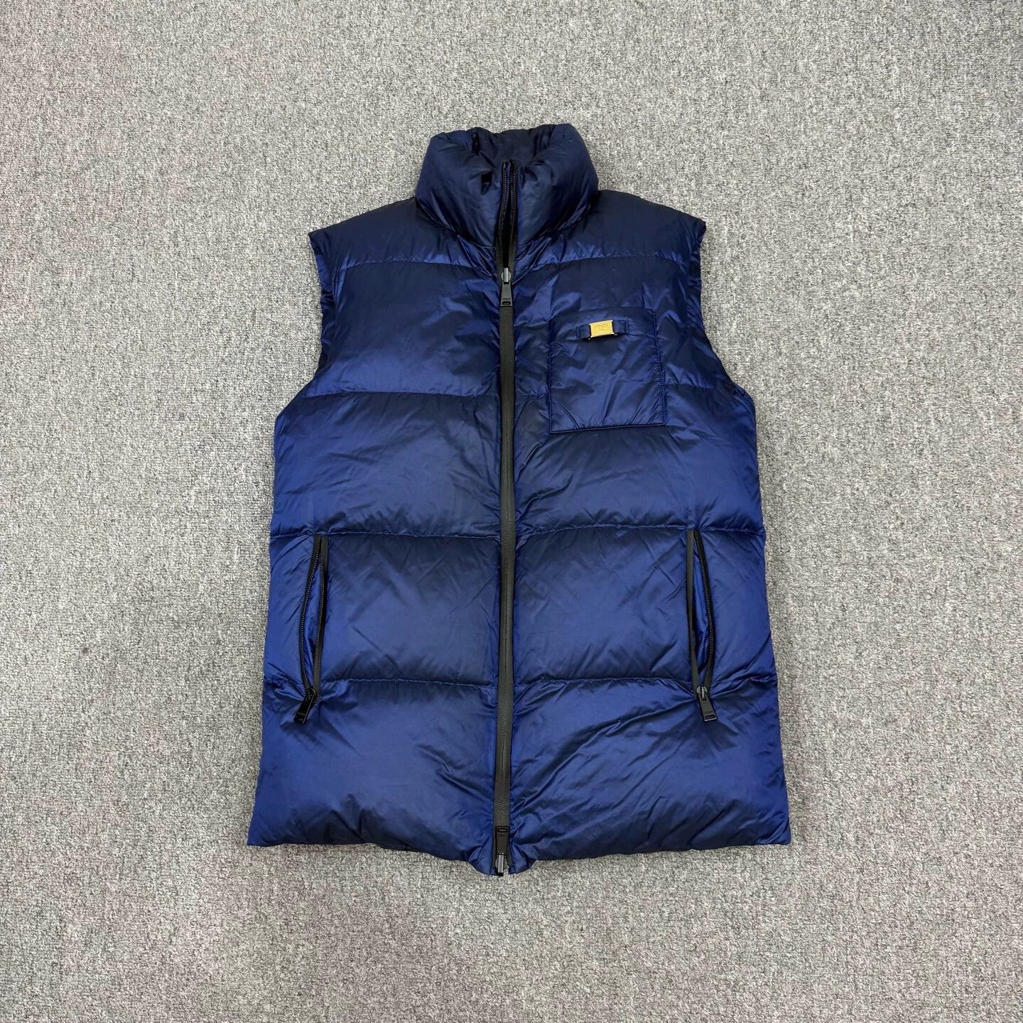Fendi Fendi Blue All-Over Print Reversible Zip Puffer Vest 44 Size US S / EU 44-46 / 1 - 1 Thumbnail