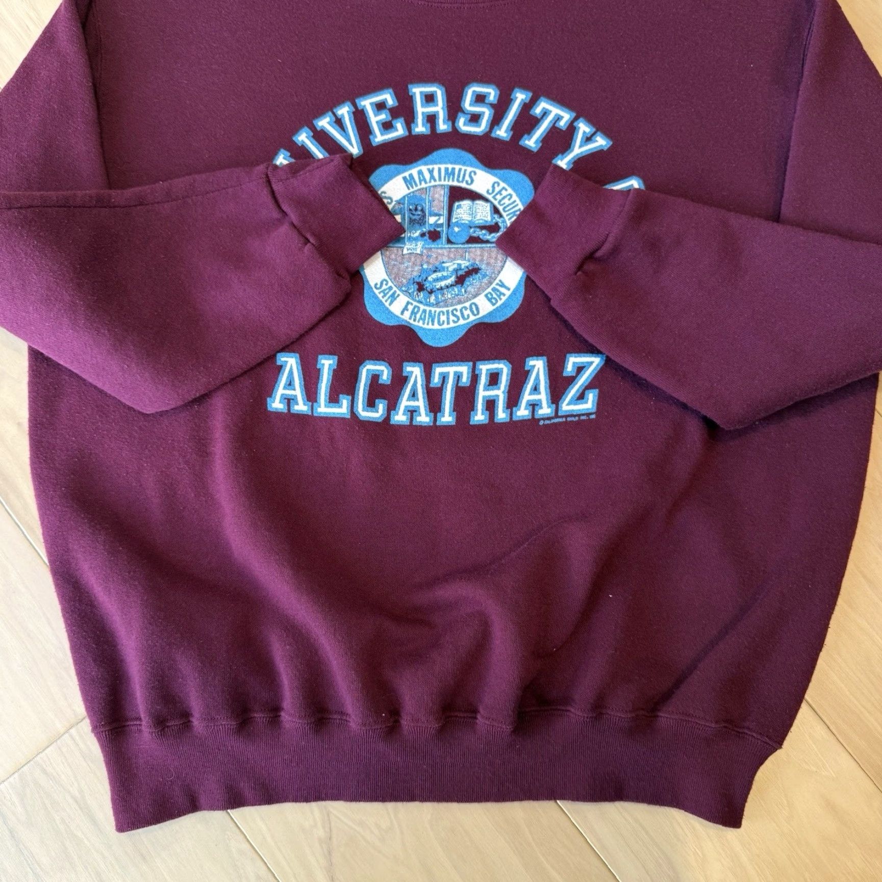 Vintage VINTAGE University of Alcatraz Sweatshirt XL Maroon 80s Fleece Men Crew Neck Heavyweight All Seasons San Francisco Logo Pullover Size US XL / EU 56 / 4 - 5 Thumbnail