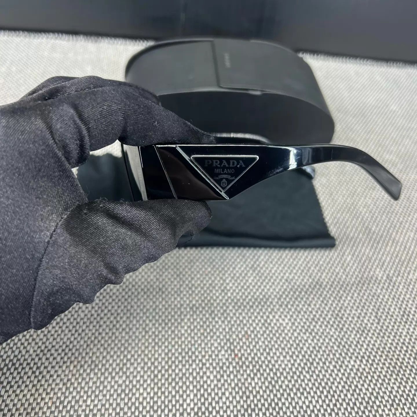 Prada PRADA Symbole triangle logo sunglasses like new Size ONE SIZE - 2 Thumbnail