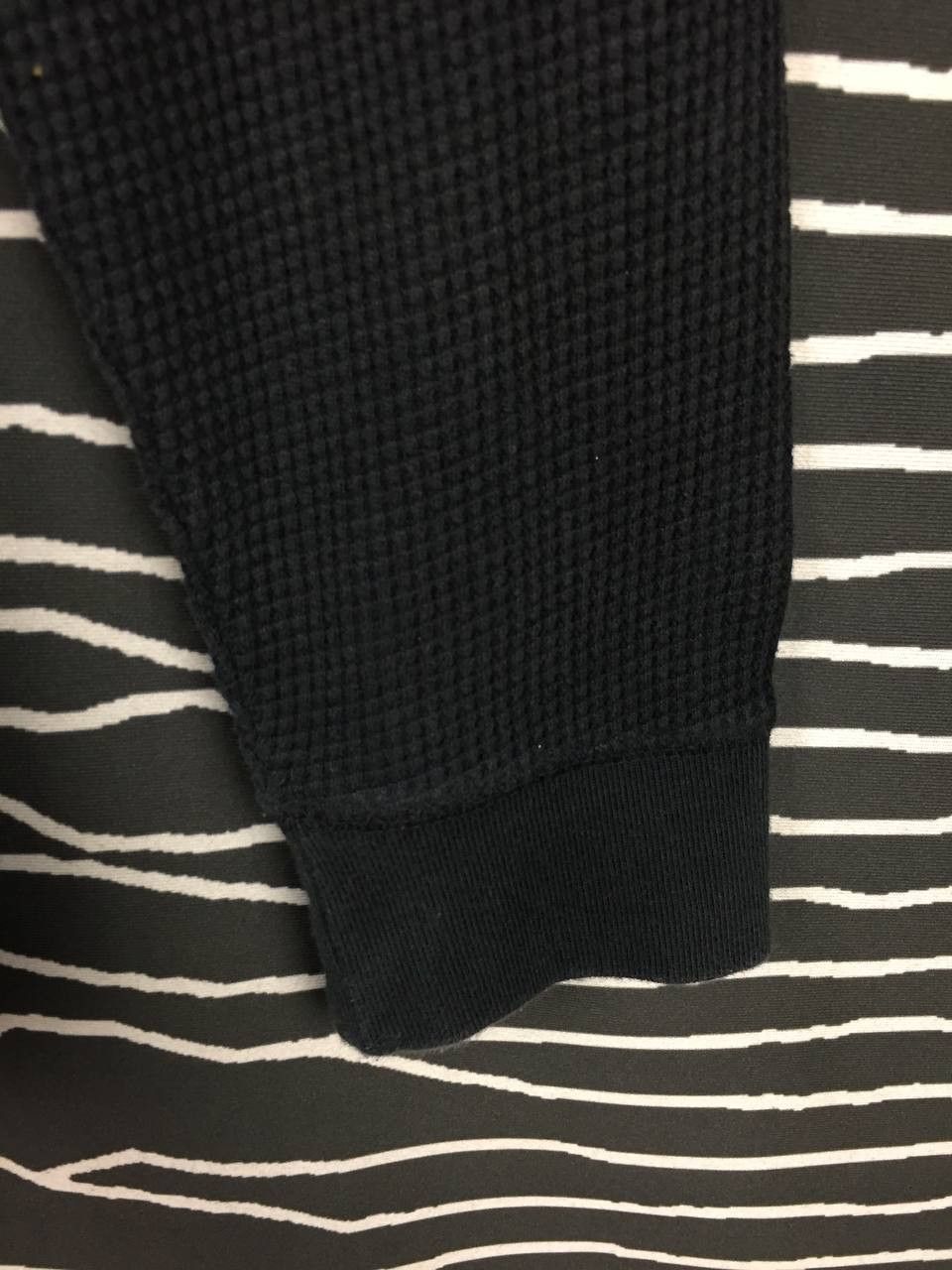 Uniqlo Uniqlo Waffle Knit Henley Long Sleeve Tee Size M Size US M / EU 48-50 / 2 - 4 Thumbnail