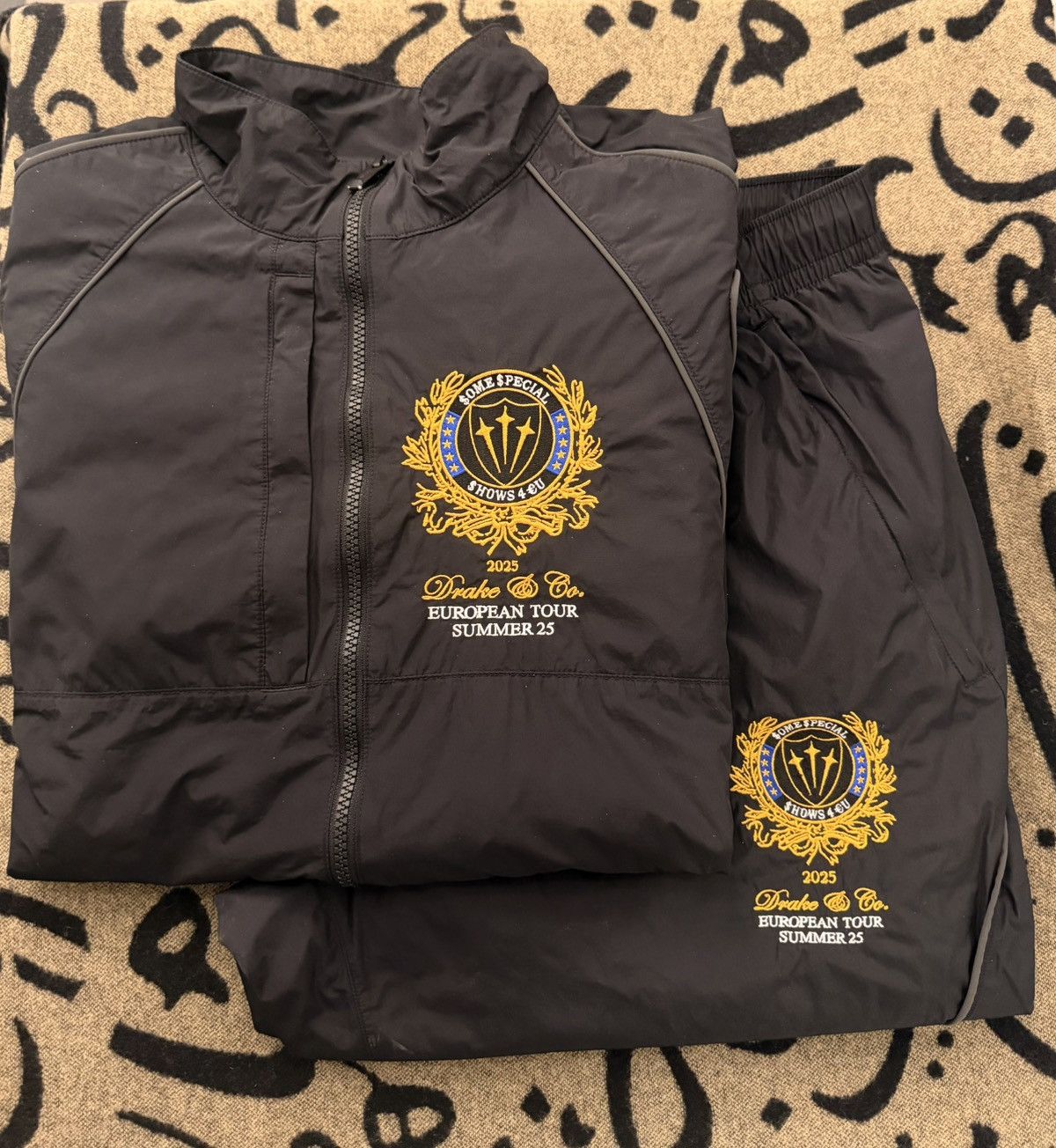 Drake × Nike Unreleased Nocta $$$4U Tour Entourage Tracksuit Size US L / EU 52-54 / 3 - 1 Thumbnail