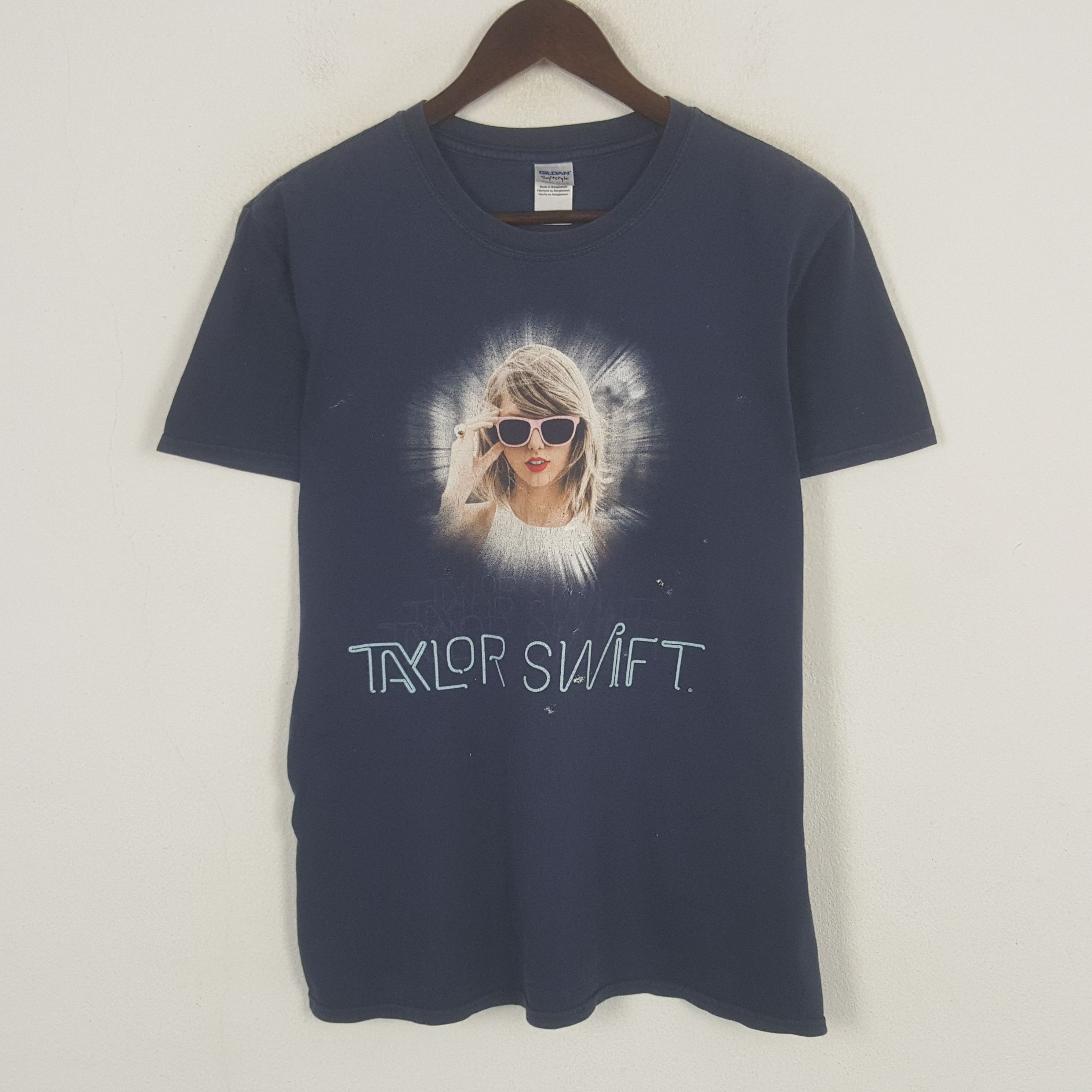 Other Vintage Taylor Swift Tour World 1989 Tshirt Size US M / EU 48-50 / 2 - 1 Thumbnail