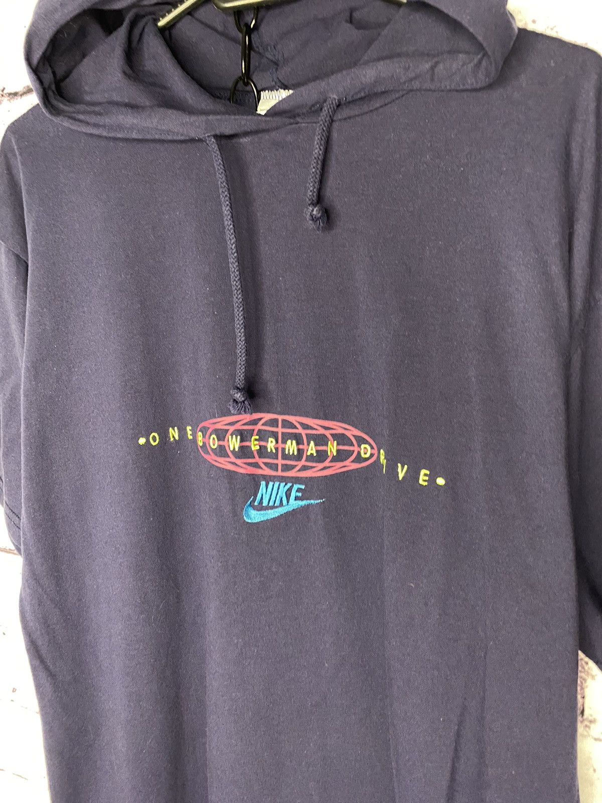Nike Mens y2k rare Nike Rare Vintage Centr Swoosh Logo Tee Size US M / EU 48-50 / 2 - 2 Thumbnail