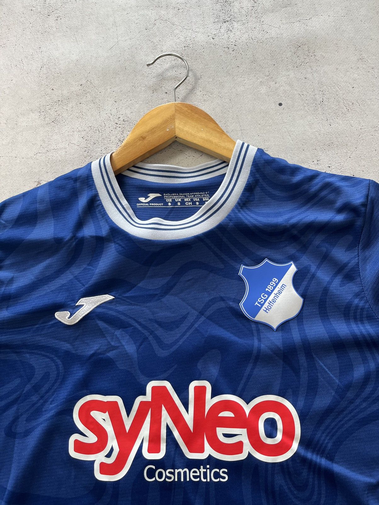 Joma JOMA TSG 1899 HOFFENHEIM 2023/2024 HOME SOCCER JERSEY UNISEX Size US S / EU 44-46 / 1 - 3 Thumbnail