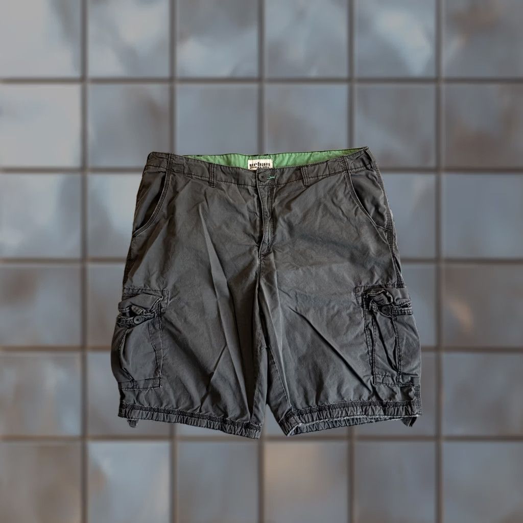 Vintage VINTAGE Urban Pipeline Cargo Shorts Men’s 38 Gray 00s Y2K Multi Pocket Casual Rare Men Size US 38 / EU 54 - 1 Thumbnail