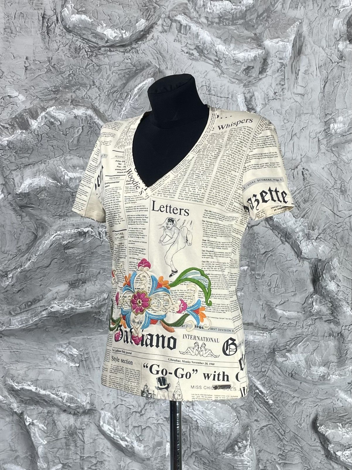 John Galliano John Galliano Rare Archive 2000s Gazette Print T-shirt Size M / US 6-8 / IT 42-44 - 3 Thumbnail