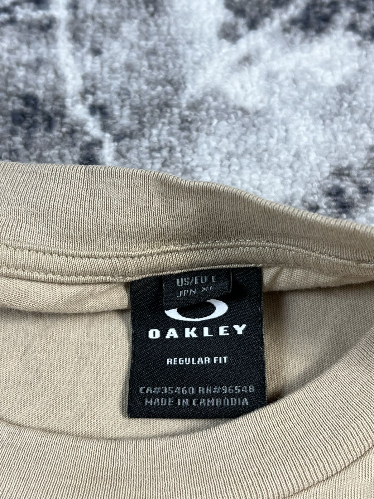 Oakley Oakley Big Logo Tee Beige Y2K Regular Fit L Size US L / EU 52-54 / 3 - 5 Thumbnail
