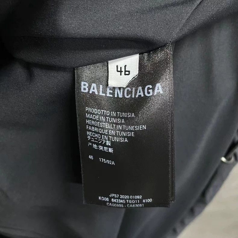 Balenciaga Balenciaga Black and white football printed logo down jacke Size US S / EU 44-46 / 1 - 5 Thumbnail