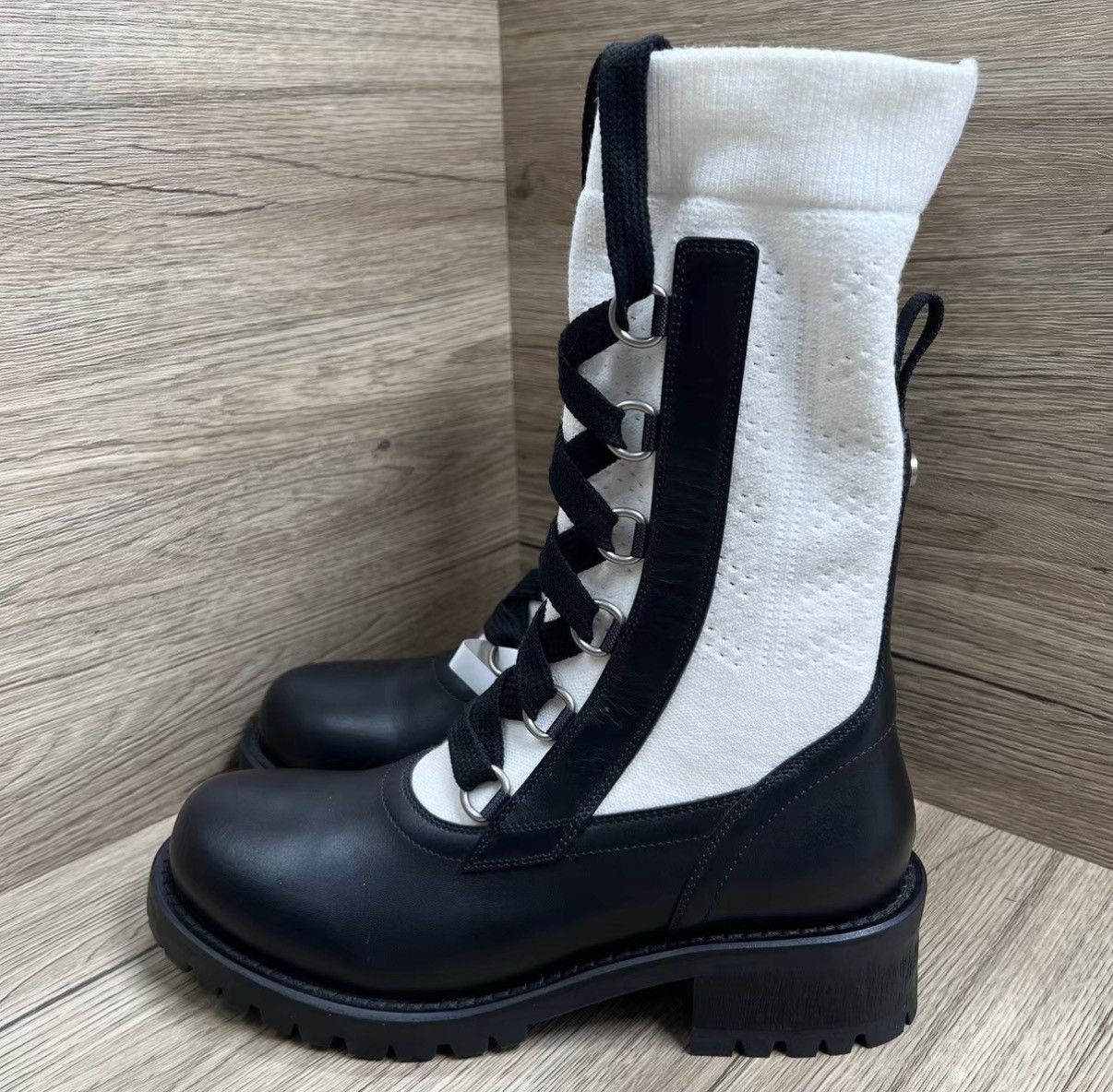 Dior Dior Diorland Black and White Lace-up Ankle Boots J41 Size US 8 / IT 38 - 1 Thumbnail