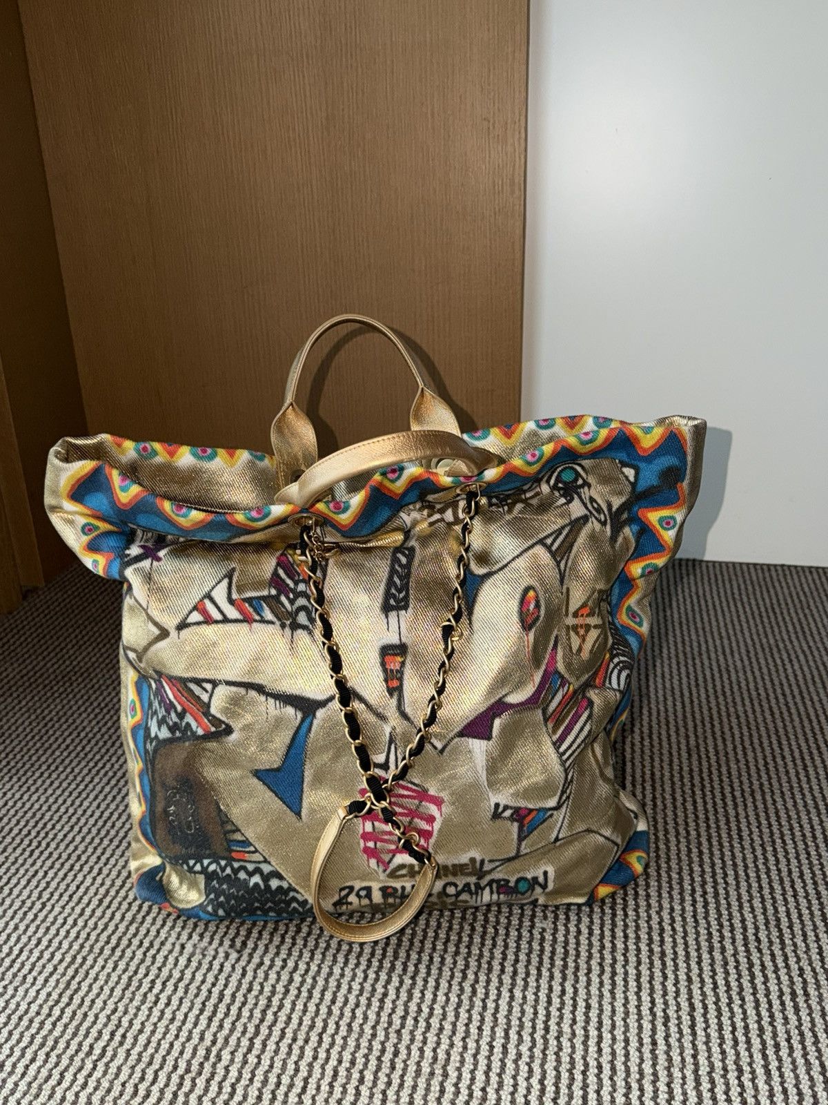 Chanel Chanel 2019 Paris Egypt Graffiti Tote bag Size ONE SIZE - 4 Thumbnail