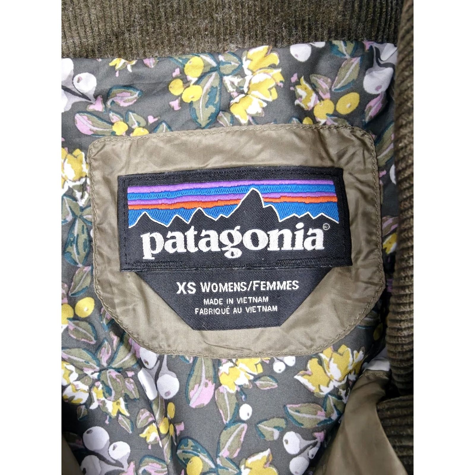 Patagonia Patagonia Jacket Womens XS Beige Snap Front Insulated Floral Lining Size XS / US 0-2 / IT 36-38 - 2 Thumbnail