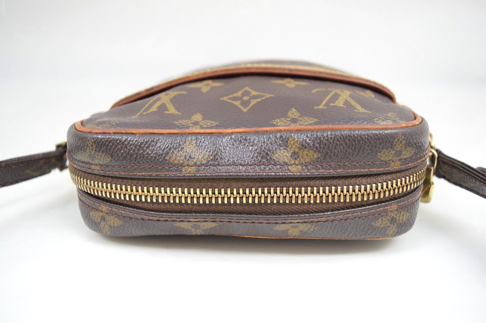 Louis Vuitton Louis Vuitton Danube Crossbody Bag Monogram M45266 Size ONE SIZE - 3 Thumbnail