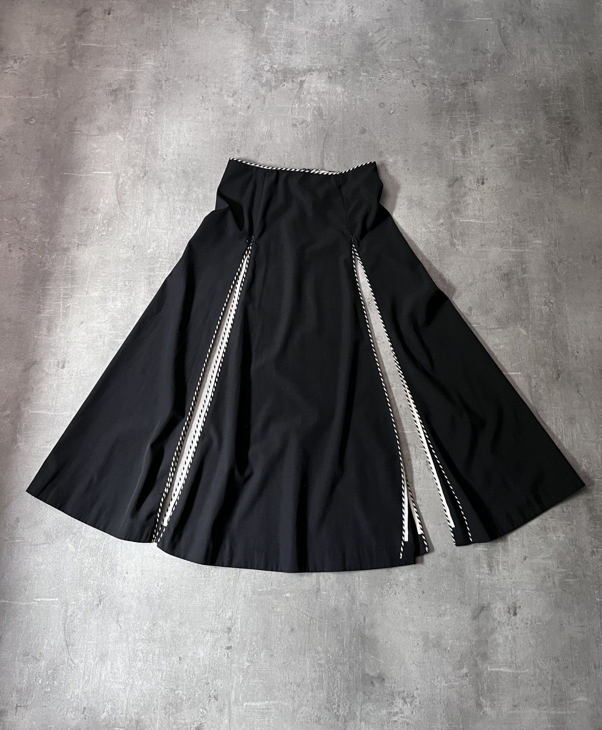 John Richmond John Richmond black wool skirt rare Size 30" / US 8 / IT 44 - 2 Thumbnail