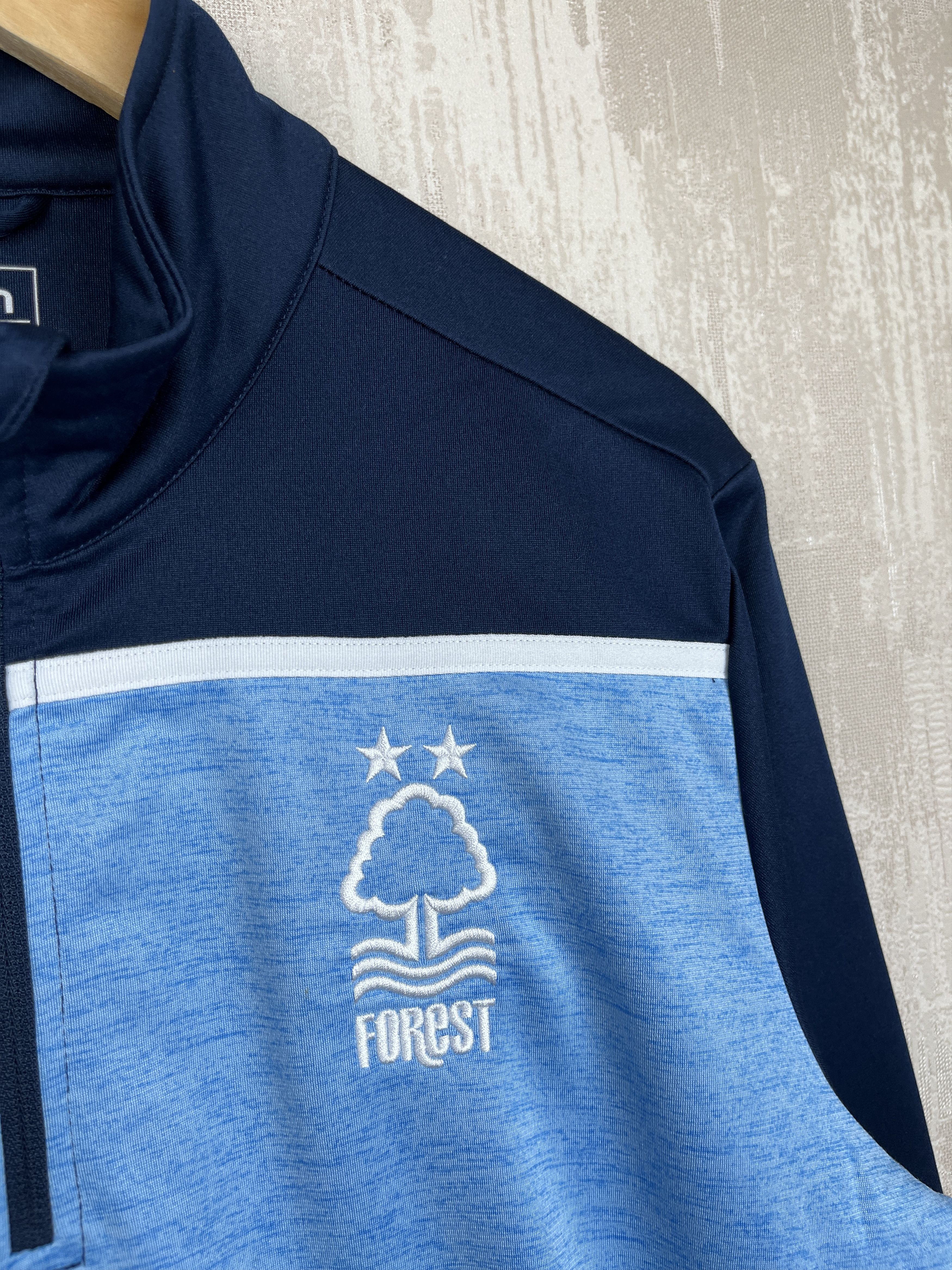 Macron Nottingham Forest FC Football Soccer Training Pullover Size US L / EU 52-54 / 3 - 6 Thumbnail