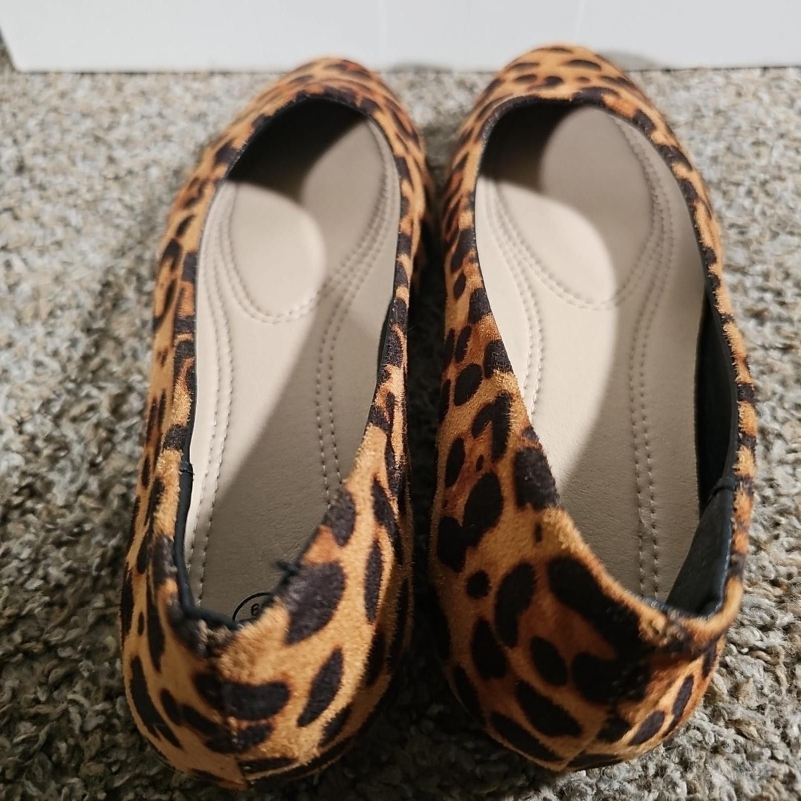 The Unbranded Brand No Brand Leopard Cheetah Print Flats Sz US 8 EUR 39 Size US 8 / IT 38 - 4 Thumbnail