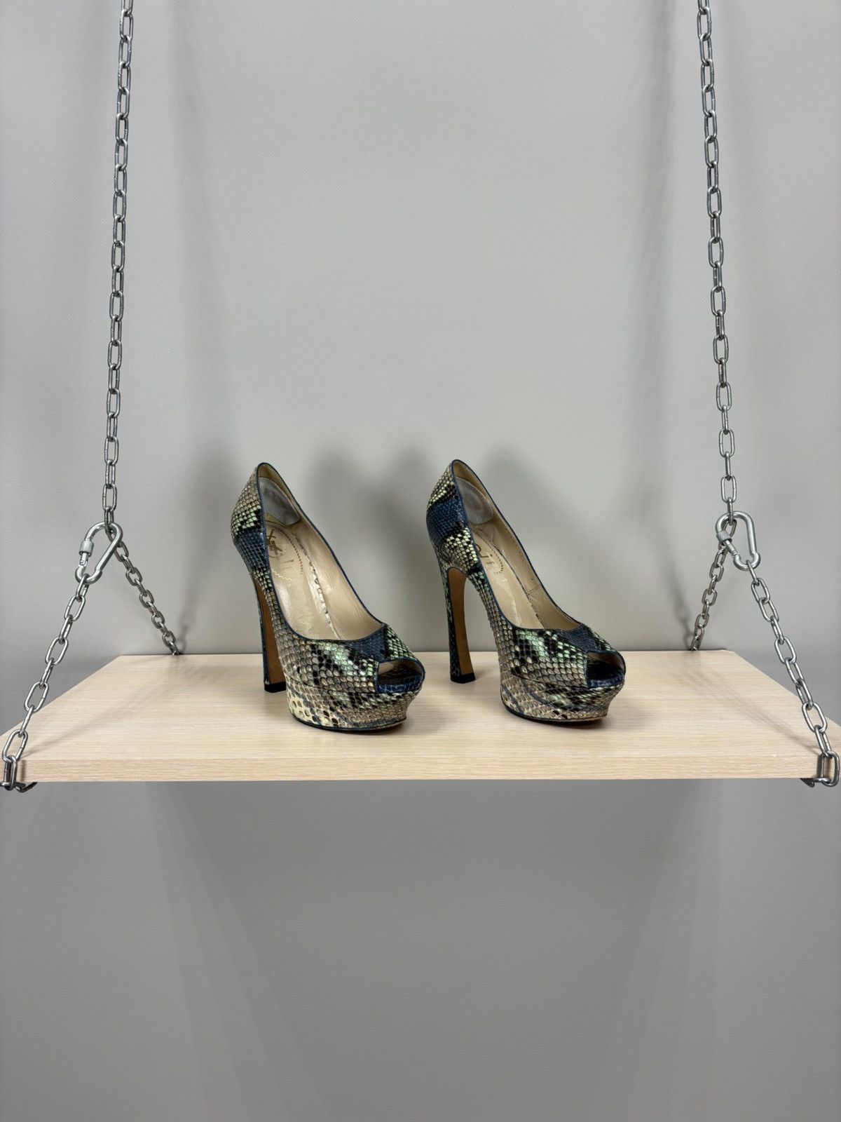 Womens heels Yves Saint Laurent Size 37 1/2 Color Multicolor