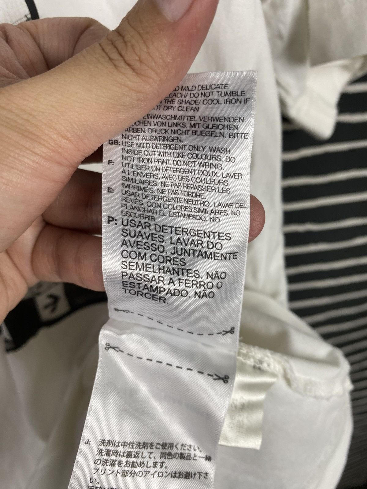 Y-3 Y-3 Yohji Yamamoto Graphic Tee Size US S / EU 44-46 / 1 - 11 Thumbnail