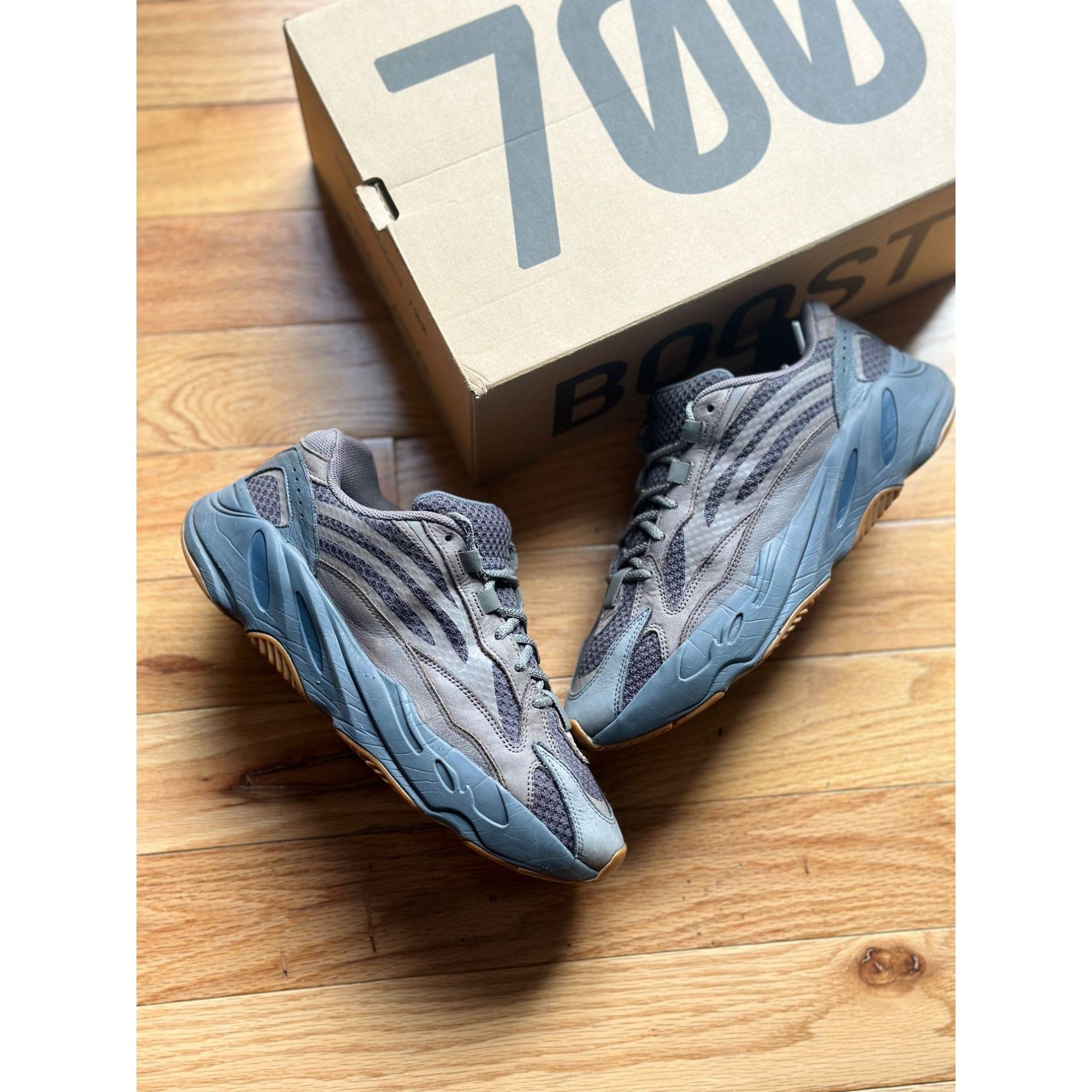 ADIDAS YEEZY BOOST 700 V2 GEODE SIZE EG6860 ONYX MAUVE